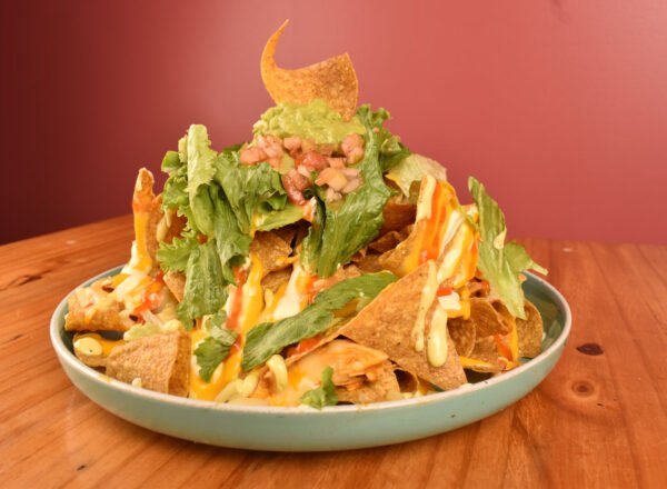 Súper nachos de res o pollo